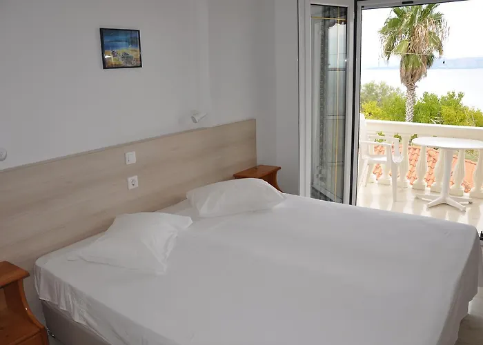 Neptune Apartament Kávos